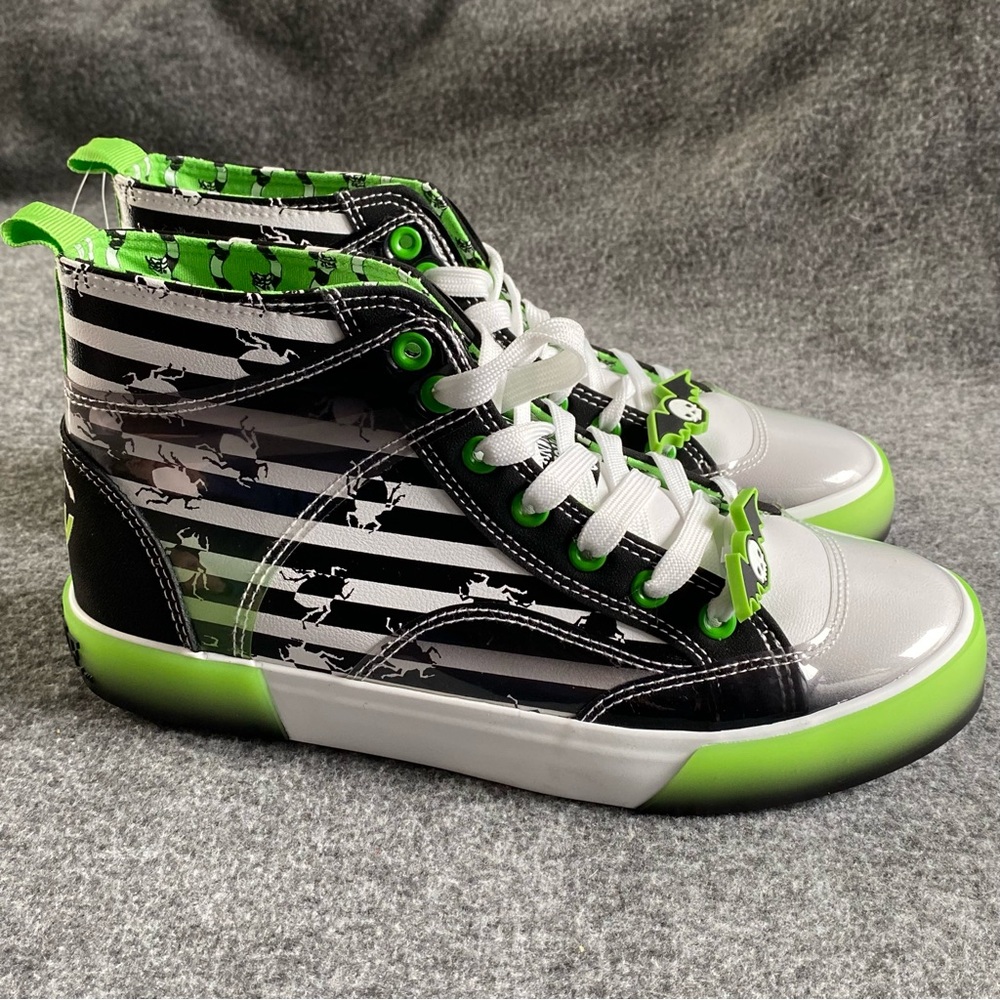 Beetle Juice Shoes Women’s Size 7.5 High-Top Sneakers Green‎ and Black New